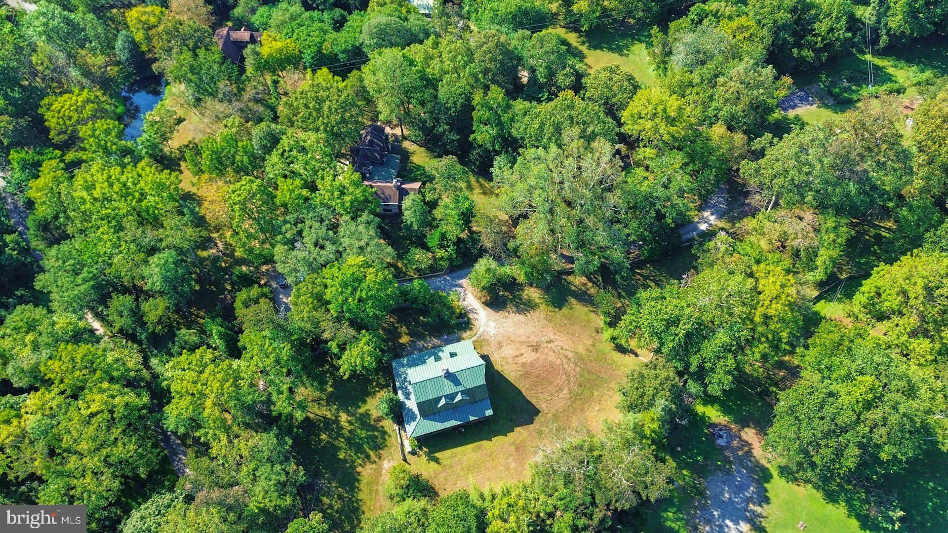 5250 Winfield Road Fairfax, VA 22030 - Photo 5 of 57 a view of a garden