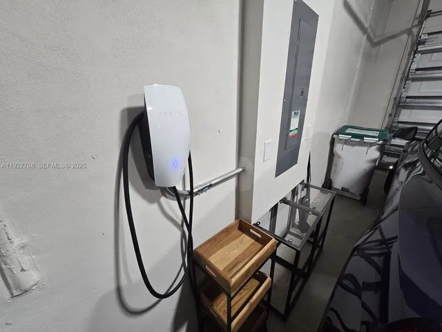 $989,000 | 7959 Liberty Way, Parkland, FL 33067