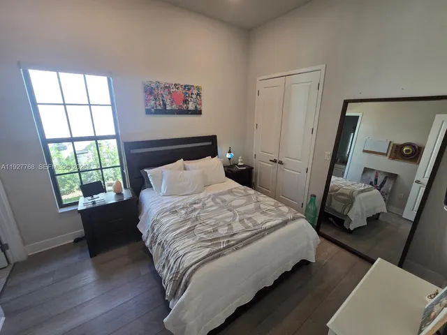 $989,000 | 7959 Liberty Way, Parkland, FL 33067