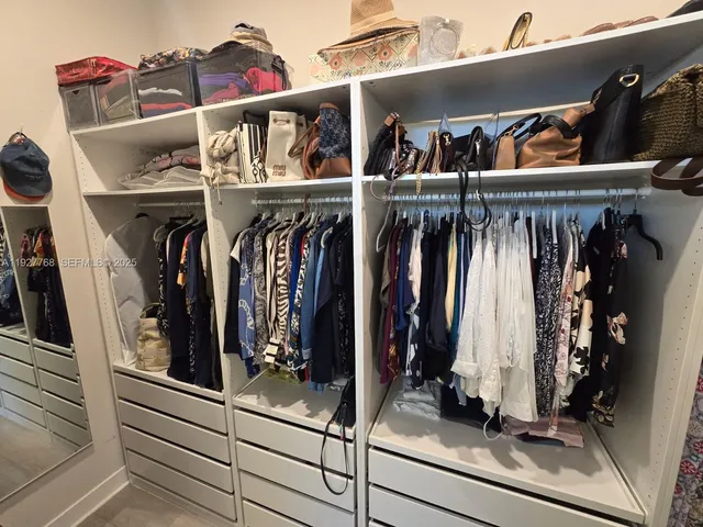 $989,000 | 7959 Liberty Way, Parkland, FL 33067