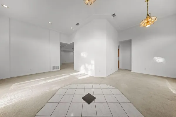 $384,900 | 943 Fairway Drive, Duncanville, TX 75137