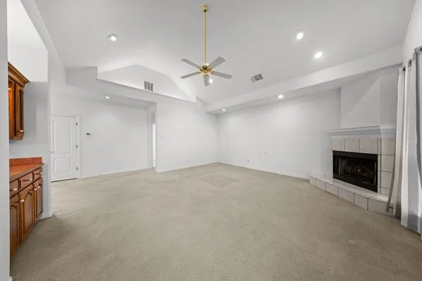 $384,900 | 943 Fairway Drive, Duncanville, TX 75137