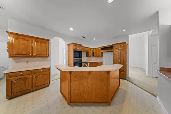$384,900 | 943 Fairway Drive, Duncanville, TX 75137