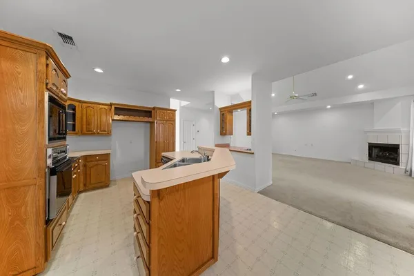 $384,900 | 943 Fairway Drive, Duncanville, TX 75137