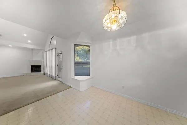 $384,900 | 943 Fairway Drive, Duncanville, TX 75137