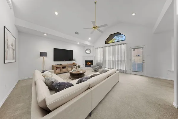 $384,900 | 943 Fairway Drive, Duncanville, TX 75137