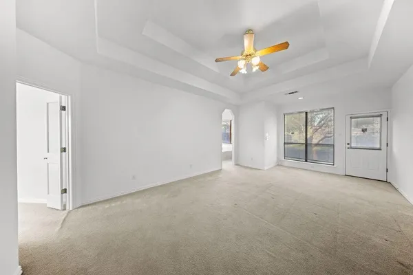 $384,900 | 943 Fairway Drive, Duncanville, TX 75137