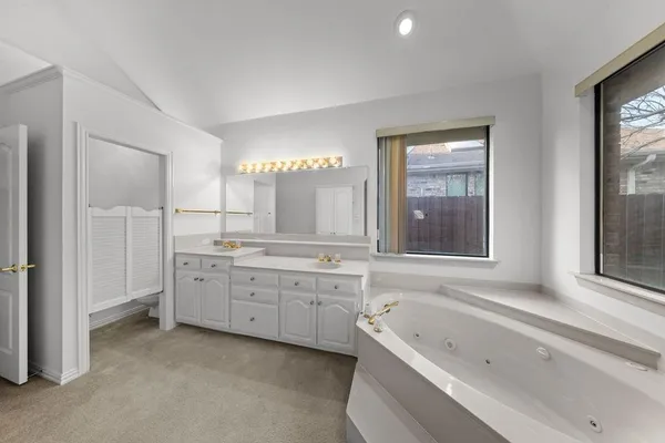 $384,900 | 943 Fairway Drive, Duncanville, TX 75137