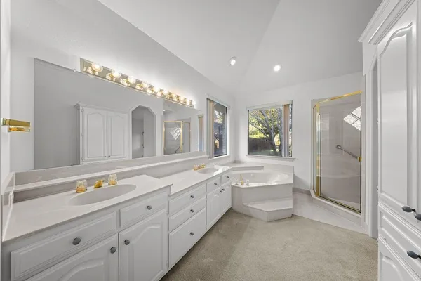 $384,900 | 943 Fairway Drive, Duncanville, TX 75137