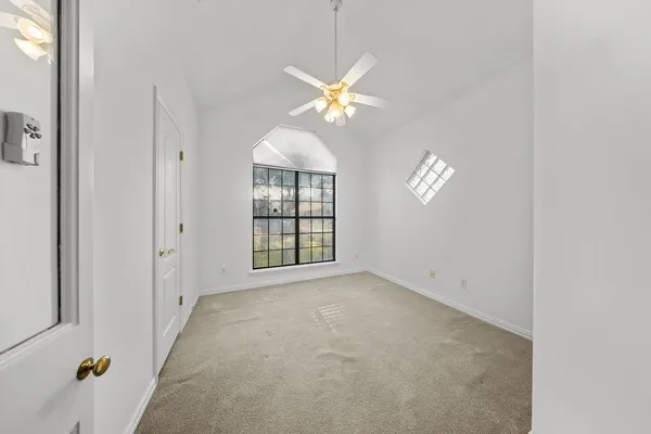 $384,900 | 943 Fairway Drive, Duncanville, TX 75137