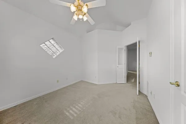 $384,900 | 943 Fairway Drive, Duncanville, TX 75137