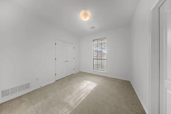 $384,900 | 943 Fairway Drive, Duncanville, TX 75137