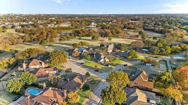 $384,900 | 943 Fairway Drive, Duncanville, TX 75137