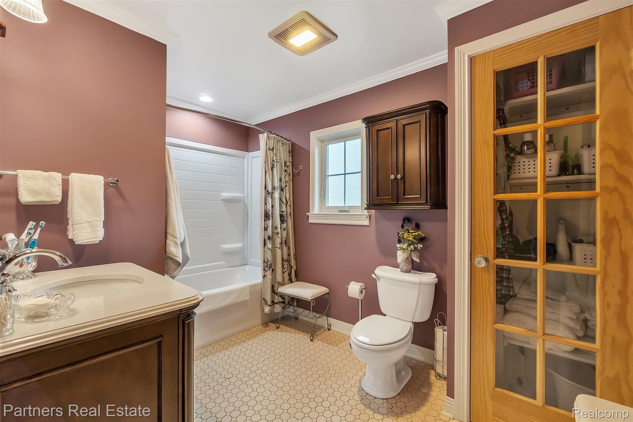 516 Maple Street Howell, MI 48843 - Photo 21 of 42 20-516 Maple St-windowstill-realest.jpg