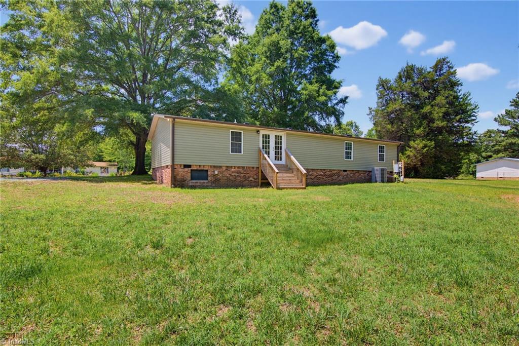 1059 Whitts Road Madison, NC 27025 - Photo 4 of 30