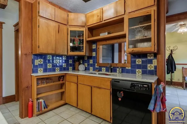 $350,000 | 401 North Cedar Street, Overbrook, KS 66524