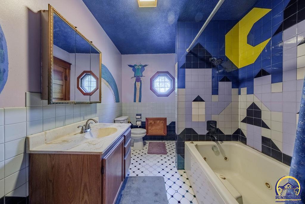 401 North Cedar Street Overbrook, KS 66524 - Photo 40 of 75 Hall Bath