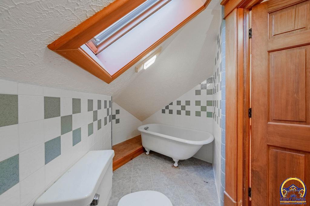 401 North Cedar Street Overbrook, KS 66524 - Photo 59 of 75 3rd Floor Bathroom