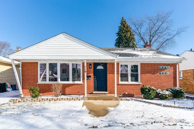 $574,900 | 119 South Pine Street, Mount Prospect, IL 60056