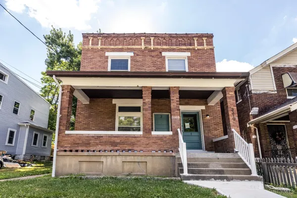 $1,375 | 3319 Fairfield Avenue, Unit 2, Cincinnati, OH 45207