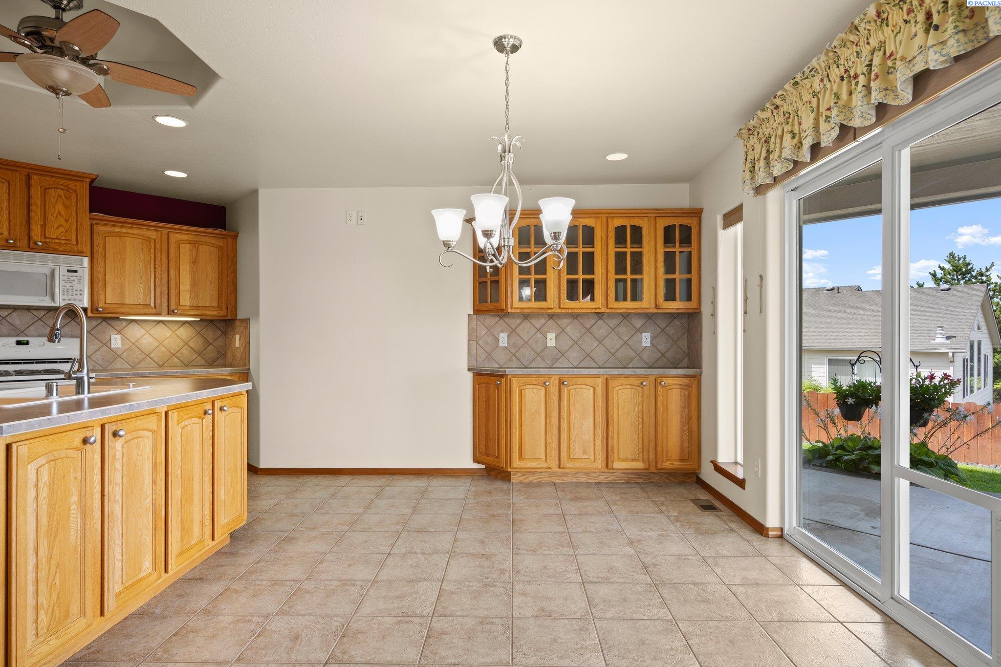3803 Santa Ana Loop Pasco, WA 99301 - Photo 9 of 41 Gallery Image 9