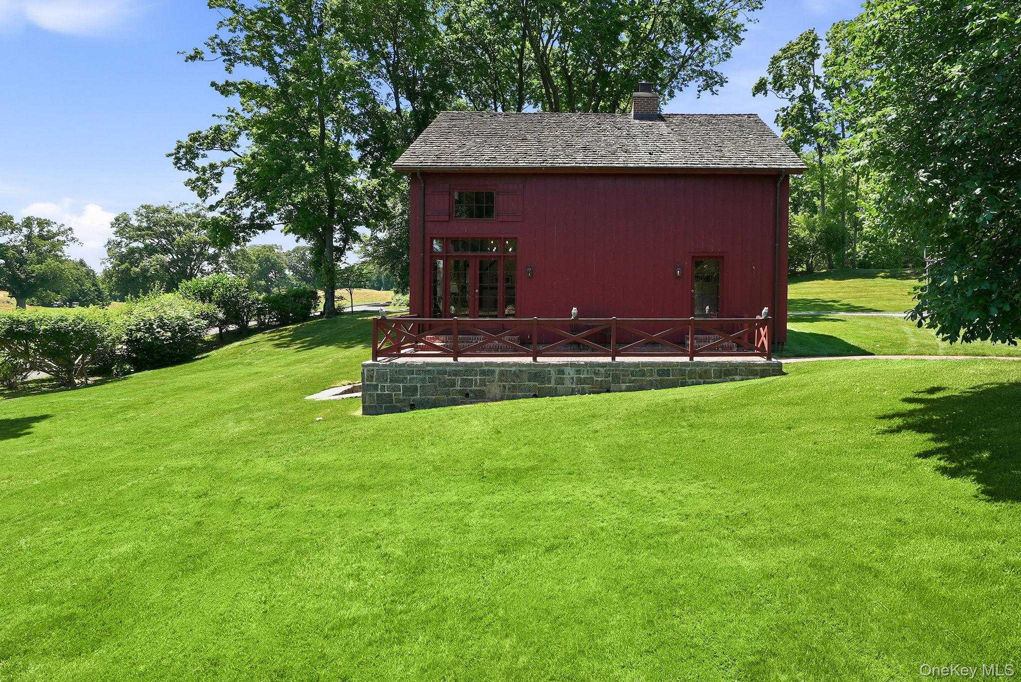 455 Polly Park Road Rye, NY 10580 - Photo 31 of 47