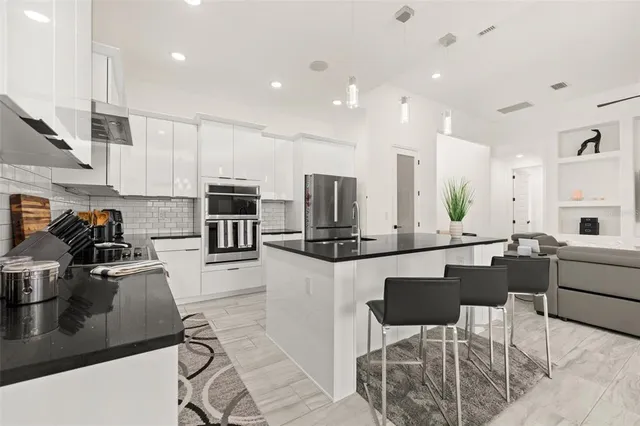 $649,900 | 2592 Heritage Green Avenue, Davenport, FL 33837