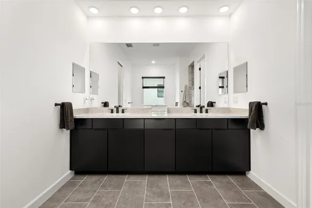 $649,900 | 2592 Heritage Green Avenue, Davenport, FL 33837