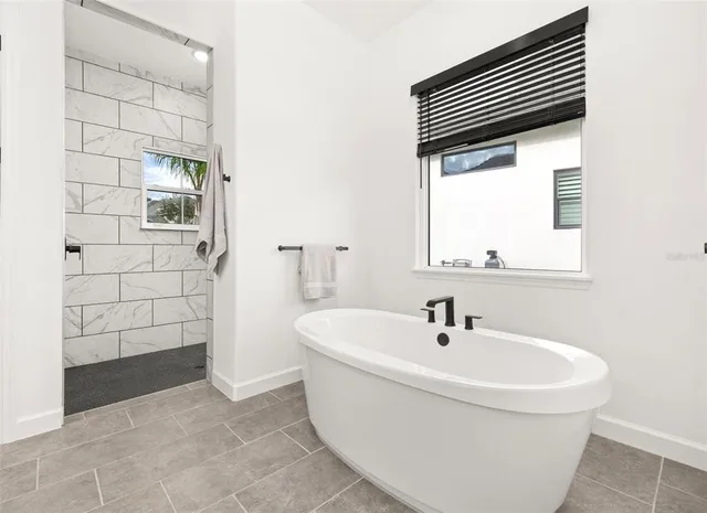 $649,900 | 2592 Heritage Green Avenue, Davenport, FL 33837