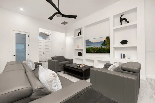 $649,900 | 2592 Heritage Green Avenue, Davenport, FL 33837