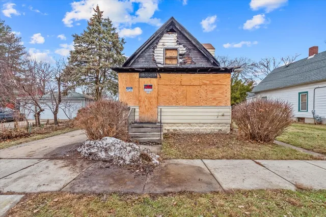 $99,900 | 412 Jay Street, Elgin, IL 60120