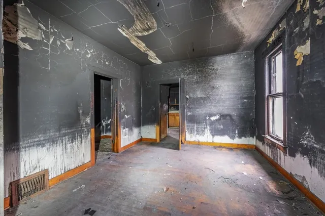 $99,900 | 412 Jay Street, Elgin, IL 60120