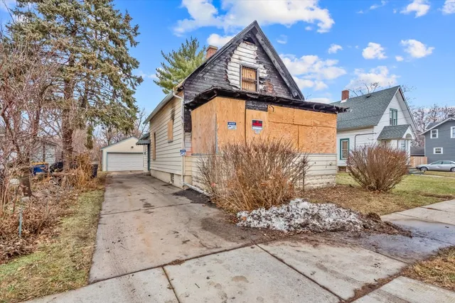 $99,900 | 412 Jay Street, Elgin, IL 60120