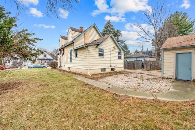 $99,900 | 412 Jay Street, Elgin, IL 60120