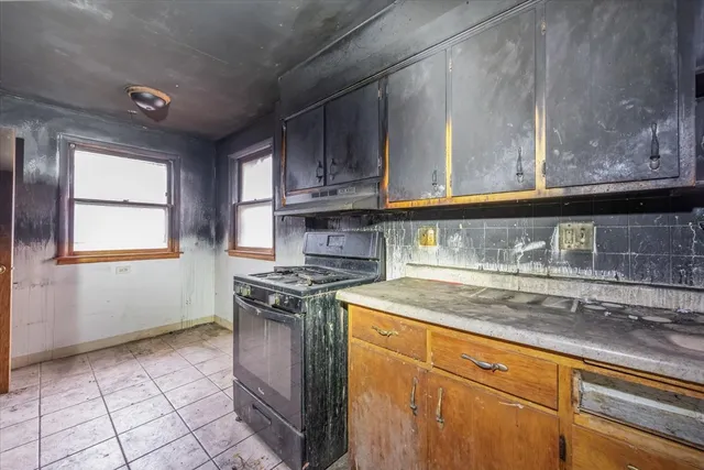 $99,900 | 412 Jay Street, Elgin, IL 60120