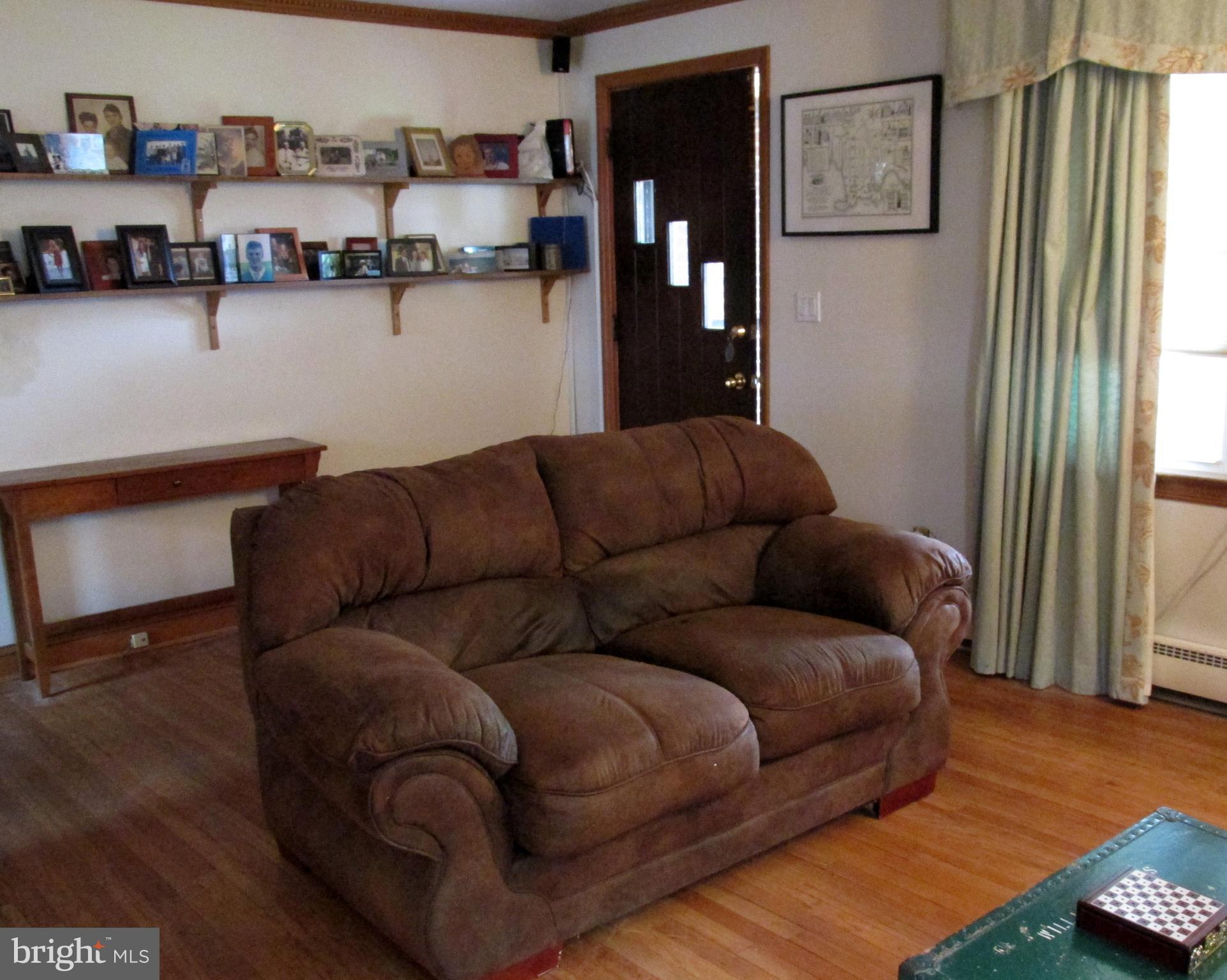 3003 Dunleer Road Baltimore, MD 21222 - Photo 8 of 38 Livingroom