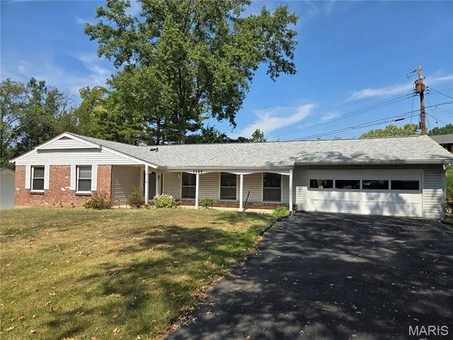 $2,500 | 1145 Mackinac Drive, St. Louis, MO 63146