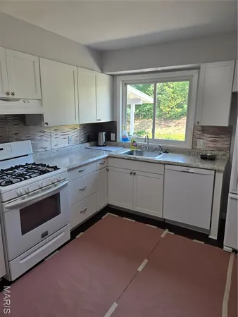 $2,500 | 1145 Mackinac Drive, St. Louis, MO 63146