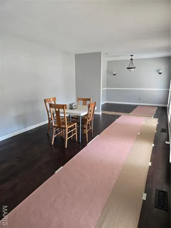 $2,500 | 1145 Mackinac Drive, St. Louis, MO 63146