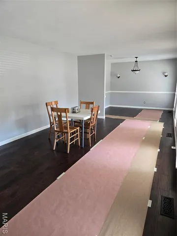 $2,500 | 1145 Mackinac Drive, St. Louis, MO 63146