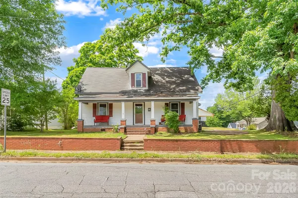 $249,999 | 137 12th Street Northwest, Hickory, NC 28601