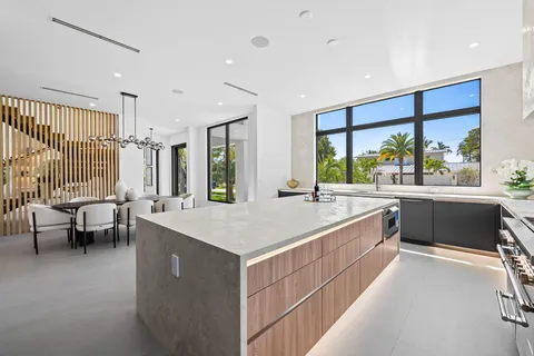 $4,975,000 | 2625 Northeast 29th Court, Fort Lauderdale, FL 33306