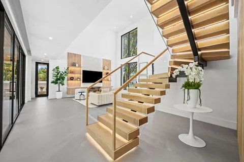 $4,975,000 | 2625 Northeast 29th Court, Fort Lauderdale, FL 33306