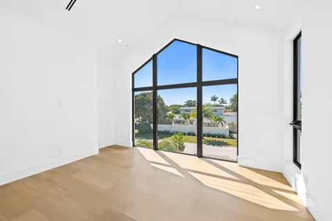 $4,975,000 | 2625 Northeast 29th Court, Fort Lauderdale, FL 33306