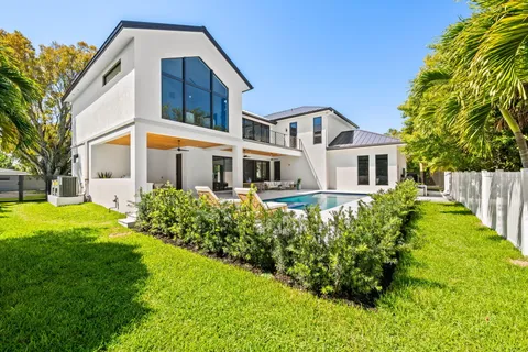 $4,975,000 | 2625 Northeast 29th Court, Fort Lauderdale, FL 33306