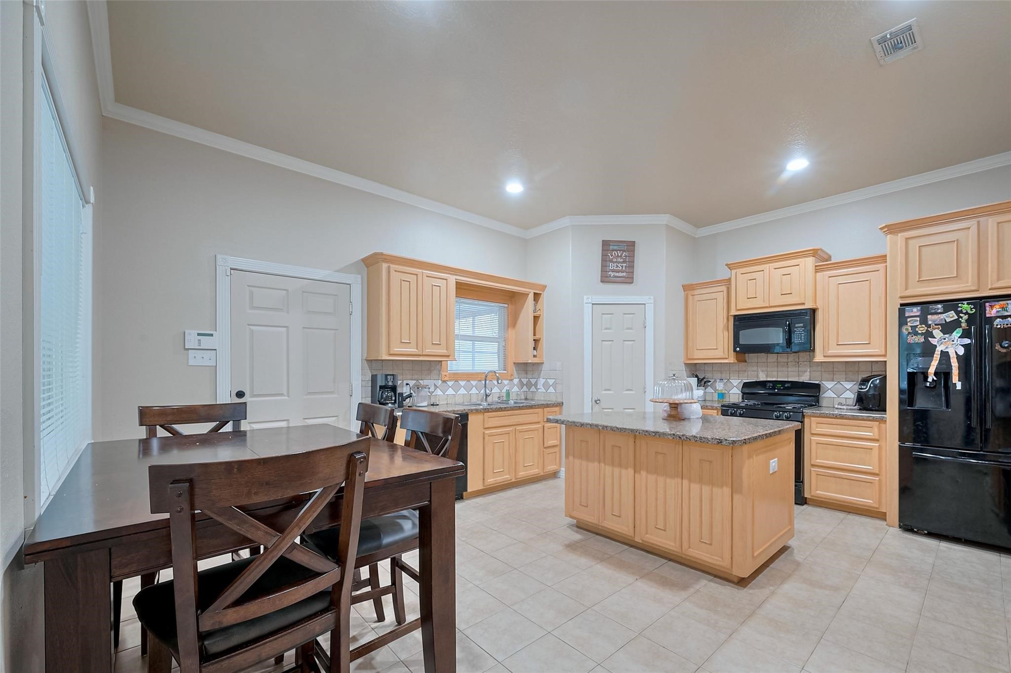 1416 Cranbrook Pasadena, TX 77502 - Photo 3 of 6
