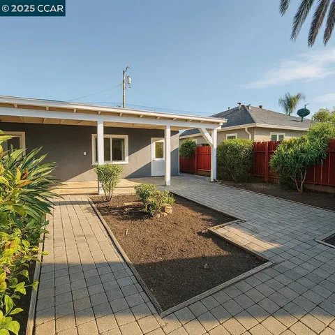 a front view of house with yard