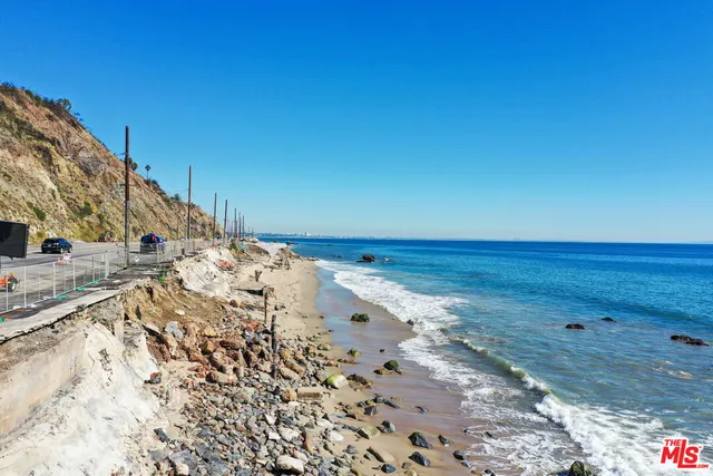 a view of a floor plan