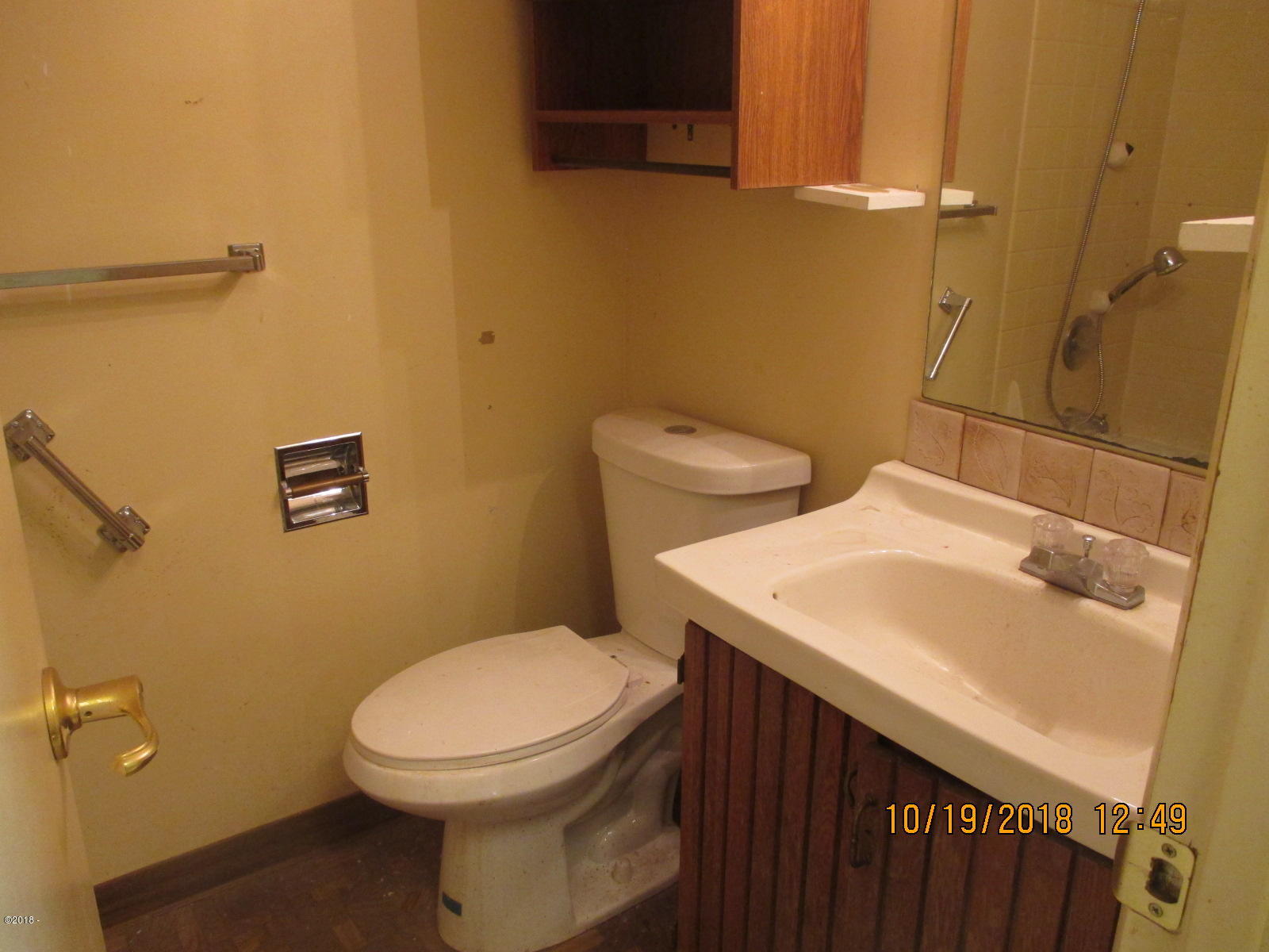 21955 Blaine Road Beaver, OR 97108 - Photo 9 of 21 Utility room bath
