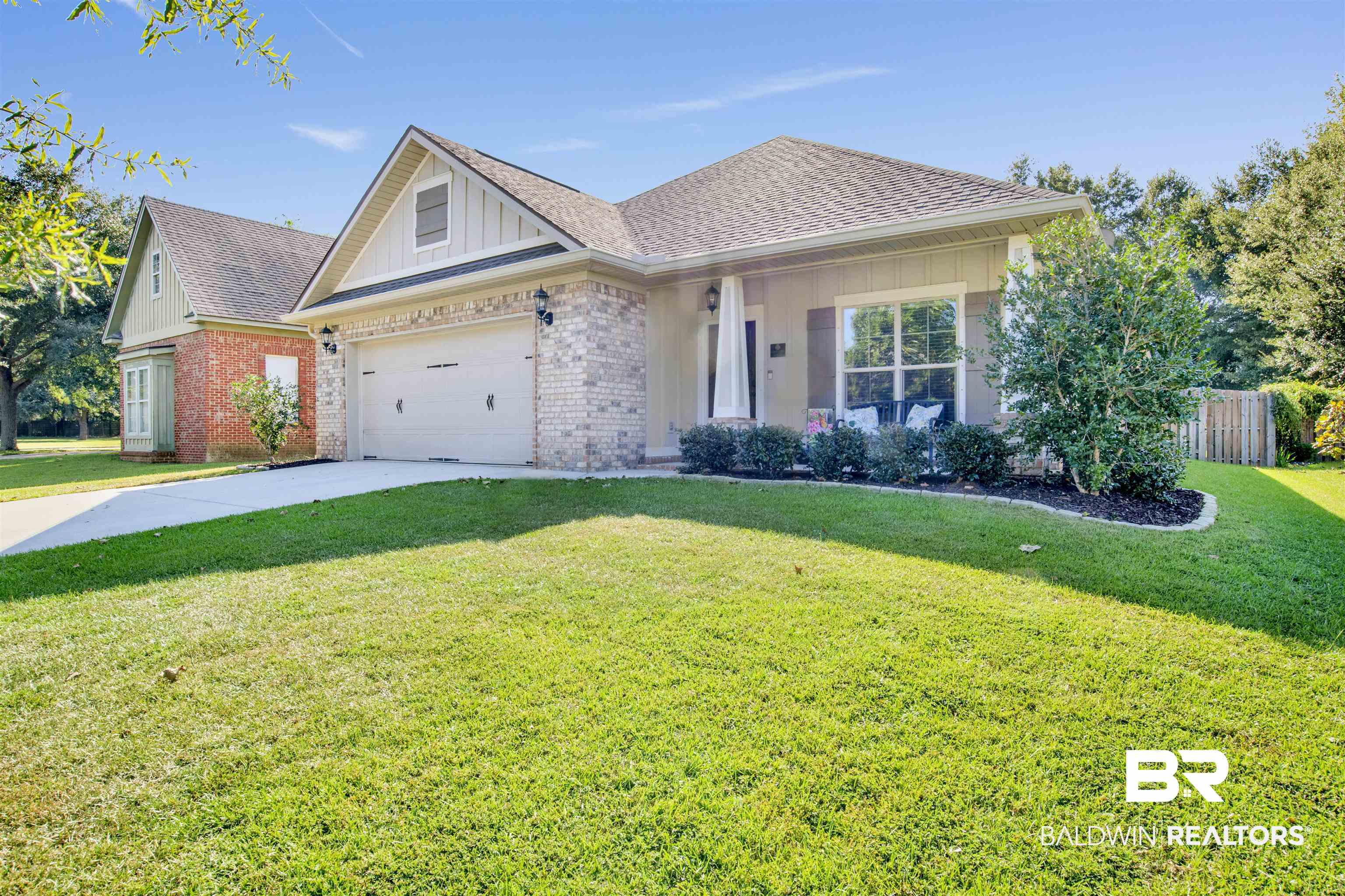 360 Scarlett Avenue Fairhope, AL 36532 - Photo 2 of 34 Ranch-style house with a front lawn